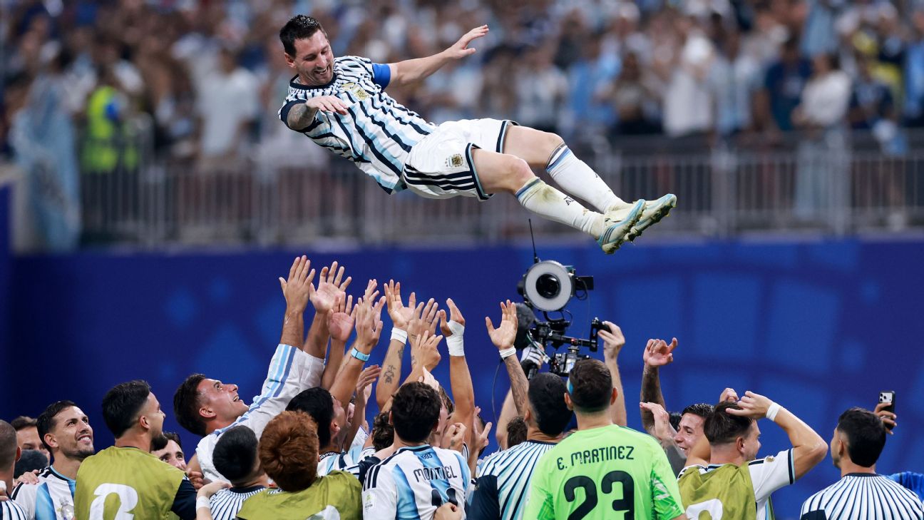 梅西告别阿根廷队:207场125球,生涯数据对比C罗谁更强